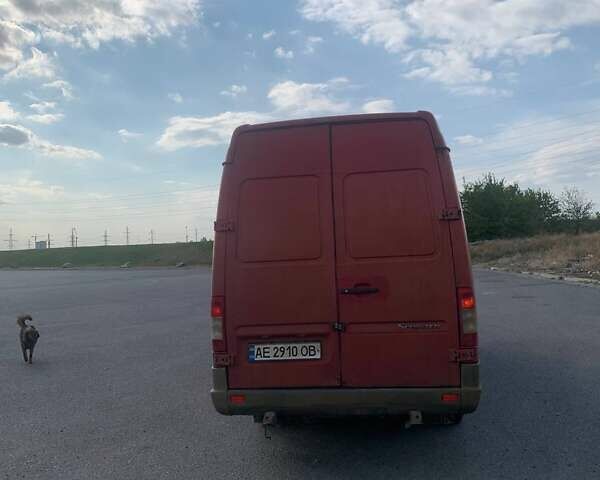 Красный Мерседес Sprinter, объемом двигателя 2.15 л и пробегом 345 тыс. км за 8900 $, фото 6 на Automoto.ua