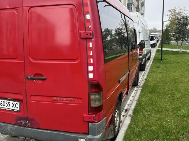 Червоний Мерседес Sprinter, об'ємом двигуна 2.7 л та пробігом 707 тис. км за 6300 $, фото 4 на Automoto.ua