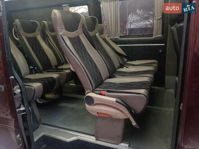 Красный Мерседес Sprinter, объемом двигателя 2.7 л и пробегом 700 тыс. км за 8300 $, фото 3 на Automoto.ua