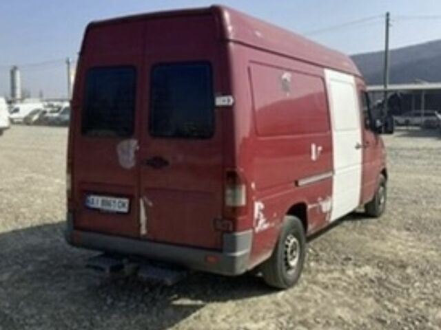 Красный Мерседес Sprinter, объемом двигателя 2.1 л и пробегом 350 тыс. км за 5900 $, фото 6 на Automoto.ua