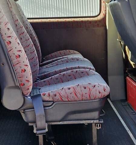 Красный Мерседес Sprinter, объемом двигателя 2.2 л и пробегом 542 тыс. км за 7600 $, фото 20 на Automoto.ua