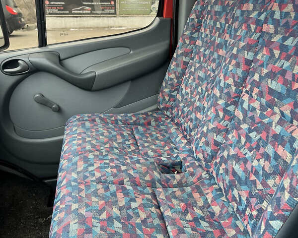 Красный Мерседес Sprinter, объемом двигателя 2.15 л и пробегом 263 тыс. км за 12500 $, фото 17 на Automoto.ua