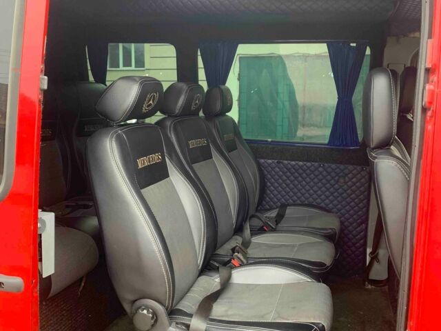 Красный Мерседес Sprinter, объемом двигателя 2.1 л и пробегом 260 тыс. км за 6800 $, фото 7 на Automoto.ua