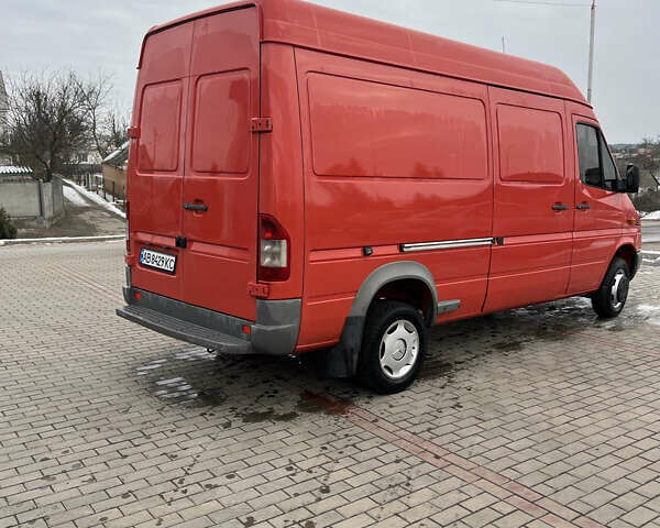 Красный Мерседес Sprinter, объемом двигателя 2.15 л и пробегом 263 тыс. км за 12500 $, фото 2 на Automoto.ua
