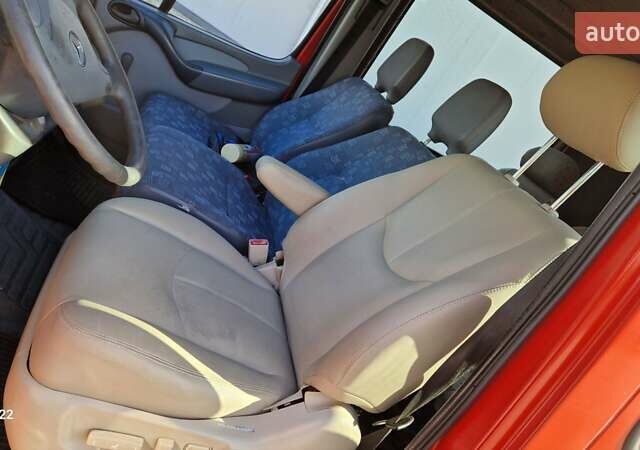 Красный Мерседес Sprinter, объемом двигателя 2.2 л и пробегом 542 тыс. км за 7600 $, фото 5 на Automoto.ua