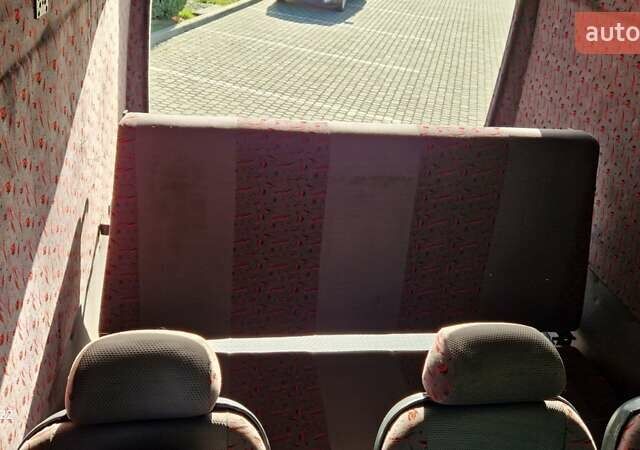 Красный Мерседес Sprinter, объемом двигателя 2.2 л и пробегом 542 тыс. км за 7600 $, фото 18 на Automoto.ua