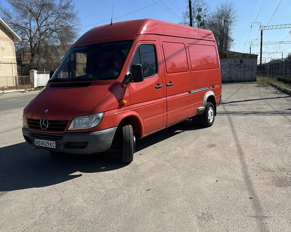 Красный Мерседес Sprinter, объемом двигателя 2.15 л и пробегом 263 тыс. км за 12500 $, фото 6 на Automoto.ua