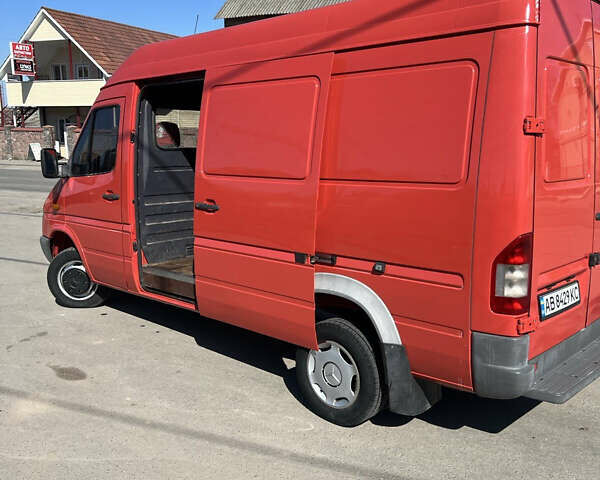Красный Мерседес Sprinter, объемом двигателя 2.15 л и пробегом 263 тыс. км за 12500 $, фото 8 на Automoto.ua