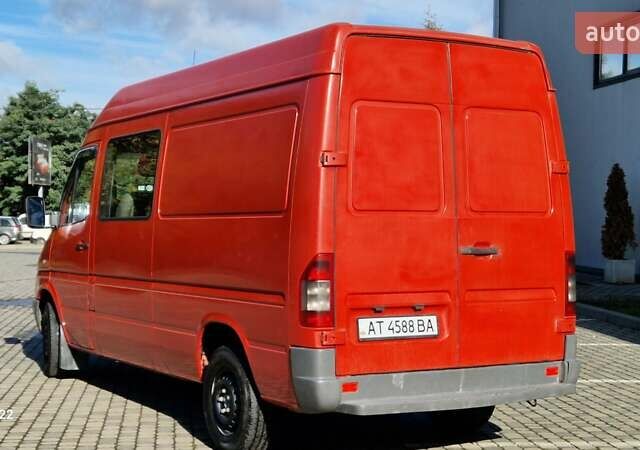 Красный Мерседес Sprinter, объемом двигателя 2.2 л и пробегом 542 тыс. км за 7600 $, фото 28 на Automoto.ua