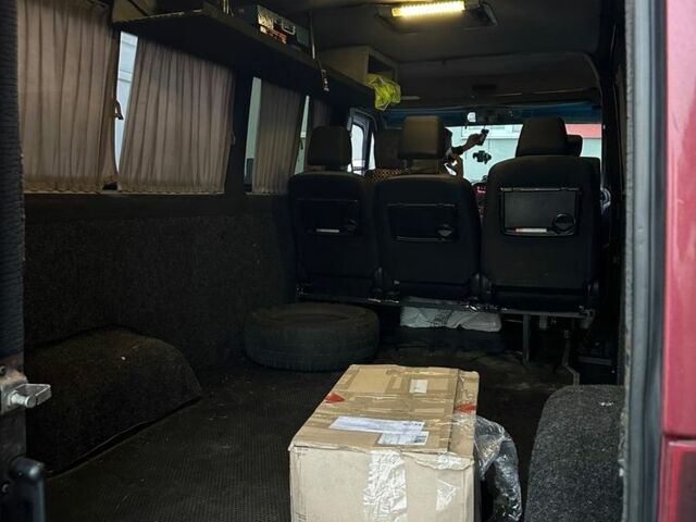 Червоний Мерседес Sprinter, об'ємом двигуна 2.1 л та пробігом 250 тис. км за 7900 $, фото 7 на Automoto.ua