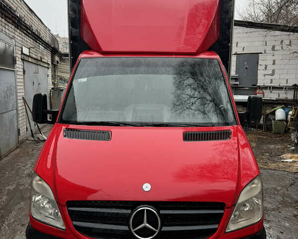 Красный Мерседес Sprinter, объемом двигателя 2.2 л и пробегом 596 тыс. км за 12000 $, фото 2 на Automoto.ua