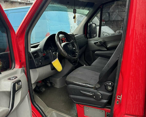 Красный Мерседес Sprinter, объемом двигателя 2.2 л и пробегом 596 тыс. км за 12000 $, фото 22 на Automoto.ua