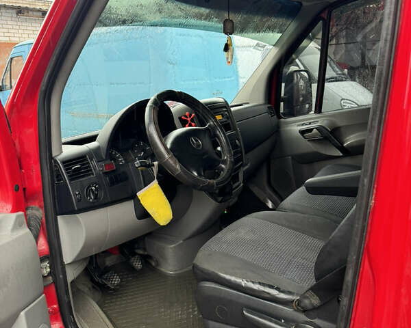 Красный Мерседес Sprinter, объемом двигателя 2.2 л и пробегом 596 тыс. км за 12000 $, фото 21 на Automoto.ua