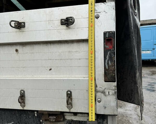 Красный Мерседес Sprinter, объемом двигателя 2.2 л и пробегом 596 тыс. км за 12000 $, фото 9 на Automoto.ua