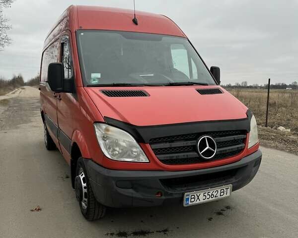 Красный Мерседес Sprinter, объемом двигателя 2.15 л и пробегом 505 тыс. км за 12900 $, фото 9 на Automoto.ua