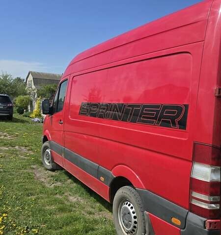 Червоний Мерседес Sprinter, об'ємом двигуна 2.15 л та пробігом 311 тис. км за 9700 $, фото 6 на Automoto.ua