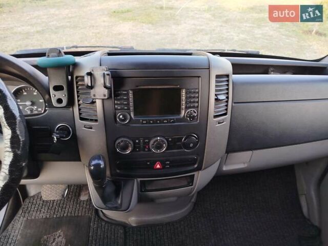 Червоний Мерседес Sprinter, об'ємом двигуна 2.99 л та пробігом 415 тис. км за 7500 $, фото 11 на Automoto.ua