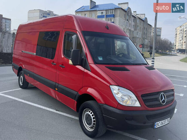 Красный Мерседес Sprinter, объемом двигателя 2.99 л и пробегом 600 тыс. км за 15500 $, фото 2 на Automoto.ua