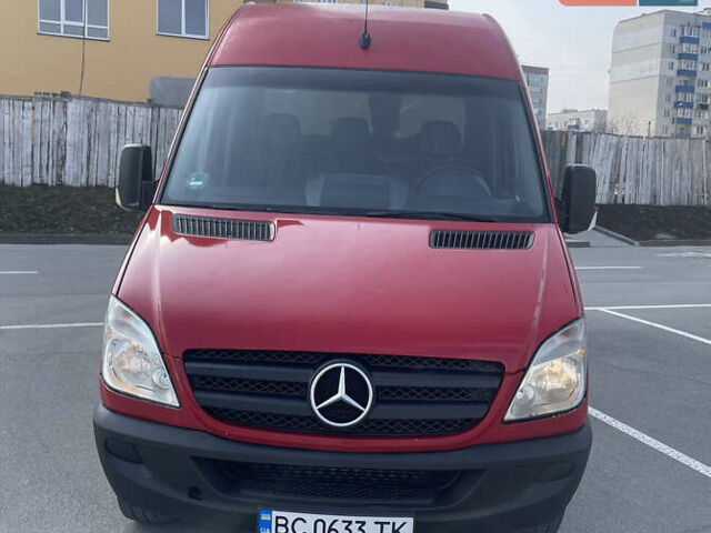 Красный Мерседес Sprinter, объемом двигателя 2.99 л и пробегом 600 тыс. км за 15500 $, фото 1 на Automoto.ua