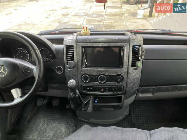 Червоний Мерседес Sprinter, об'ємом двигуна 3 л та пробігом 705 тис. км за 16499 $, фото 12 на Automoto.ua