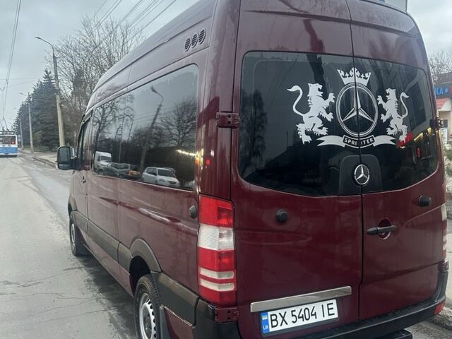 Красный Мерседес Sprinter, объемом двигателя 2.1 л и пробегом 430 тыс. км за 10000 $, фото 3 на Automoto.ua