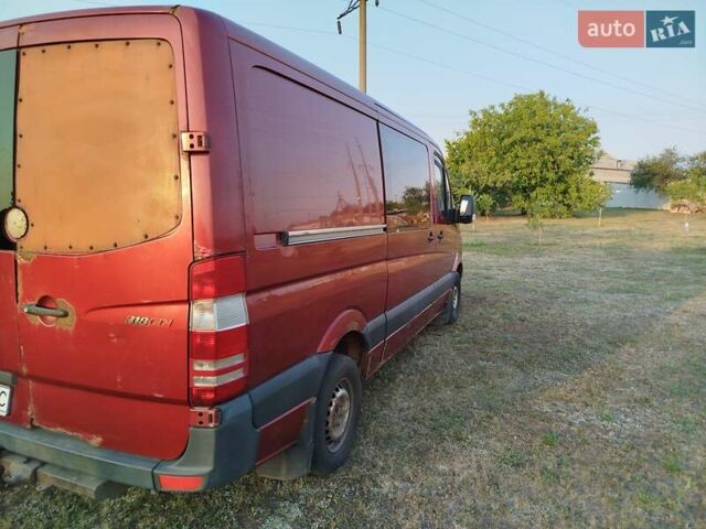 Червоний Мерседес Sprinter, об'ємом двигуна 2.99 л та пробігом 415 тис. км за 7500 $, фото 2 на Automoto.ua