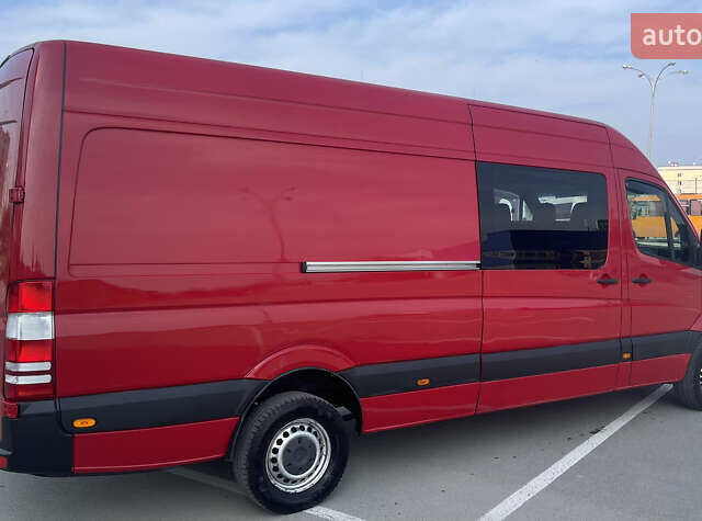 Красный Мерседес Sprinter, объемом двигателя 2.99 л и пробегом 600 тыс. км за 15500 $, фото 8 на Automoto.ua