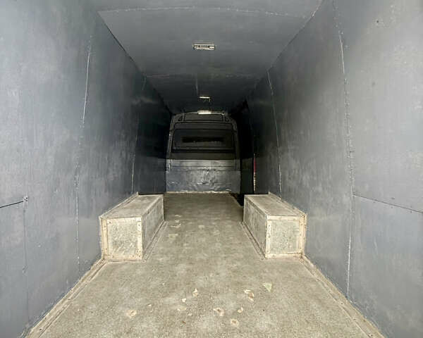 Красный Мерседес Sprinter, объемом двигателя 2.2 л и пробегом 390 тыс. км за 12900 $, фото 11 на Automoto.ua
