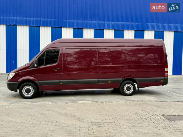Красный Мерседес Sprinter, объемом двигателя 2.2 л и пробегом 390 тыс. км за 12900 $, фото 3 на Automoto.ua
