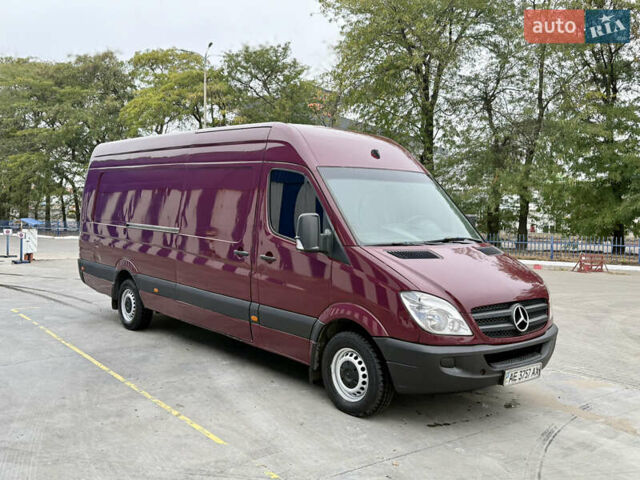 Красный Мерседес Sprinter, объемом двигателя 2.2 л и пробегом 390 тыс. км за 12900 $, фото 8 на Automoto.ua