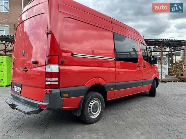 Красный Мерседес Sprinter, объемом двигателя 2.1 л и пробегом 403 тыс. км за 12800 $, фото 3 на Automoto.ua