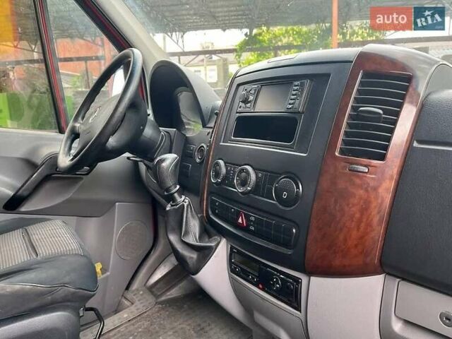 Красный Мерседес Sprinter, объемом двигателя 2.1 л и пробегом 403 тыс. км за 12800 $, фото 12 на Automoto.ua