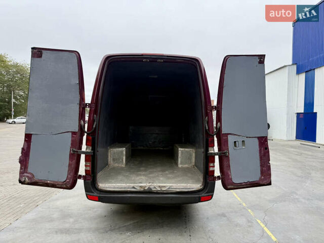 Красный Мерседес Sprinter, объемом двигателя 2.2 л и пробегом 390 тыс. км за 12900 $, фото 10 на Automoto.ua