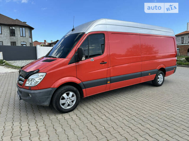 Красный Мерседес Sprinter, объемом двигателя 3 л и пробегом 264 тыс. км за 17500 $, фото 3 на Automoto.ua