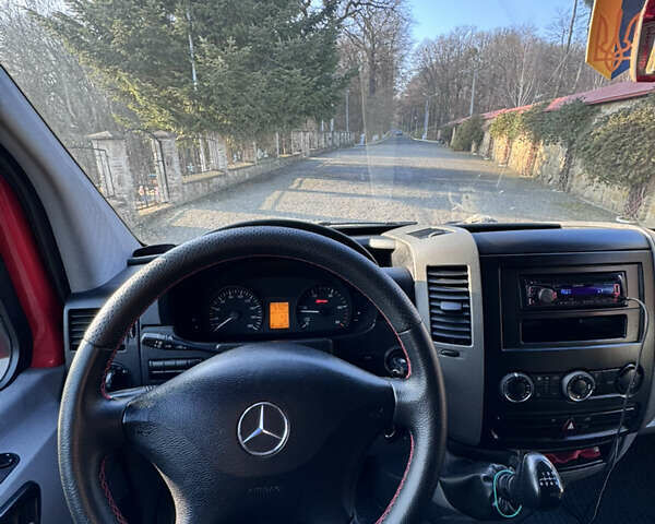 Красный Мерседес Sprinter, объемом двигателя 2.14 л и пробегом 432 тыс. км за 14999 $, фото 13 на Automoto.ua