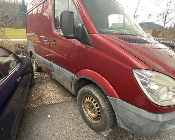 Красный Мерседес Sprinter, объемом двигателя 0 л и пробегом 231 тыс. км за 6408 $, фото 5 на Automoto.ua