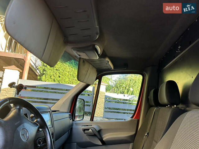 Червоний Мерседес Sprinter, об'ємом двигуна 2.14 л та пробігом 480 тис. км за 14000 $, фото 9 на Automoto.ua