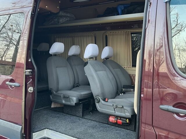Красный Мерседес Sprinter, объемом двигателя 2.1 л и пробегом 250 тыс. км за 18200 $, фото 1 на Automoto.ua