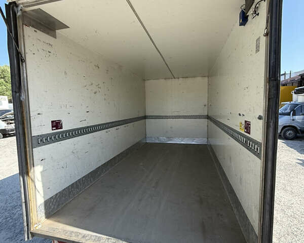 Красный Мерседес Sprinter, объемом двигателя 3 л и пробегом 432 тыс. км за 31300 $, фото 19 на Automoto.ua