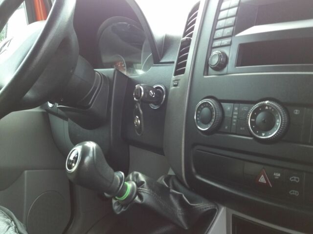 Червоний Мерседес Sprinter, об'ємом двигуна 2.1 л та пробігом 370 тис. км за 15500 $, фото 5 на Automoto.ua