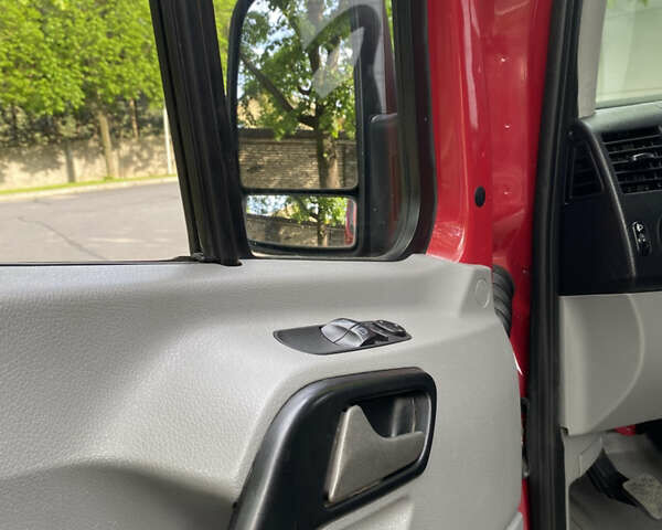 Красный Мерседес Sprinter, объемом двигателя 2.9 л и пробегом 336 тыс. км за 29500 $, фото 23 на Automoto.ua