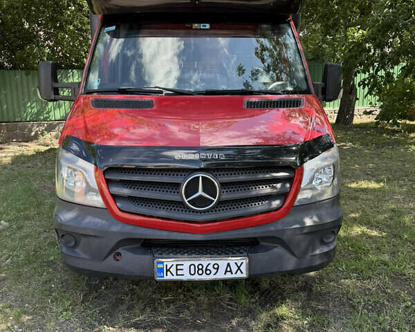 Красный Мерседес Sprinter, объемом двигателя 2.14 л и пробегом 420 тыс. км за 18600 $, фото 3 на Automoto.ua