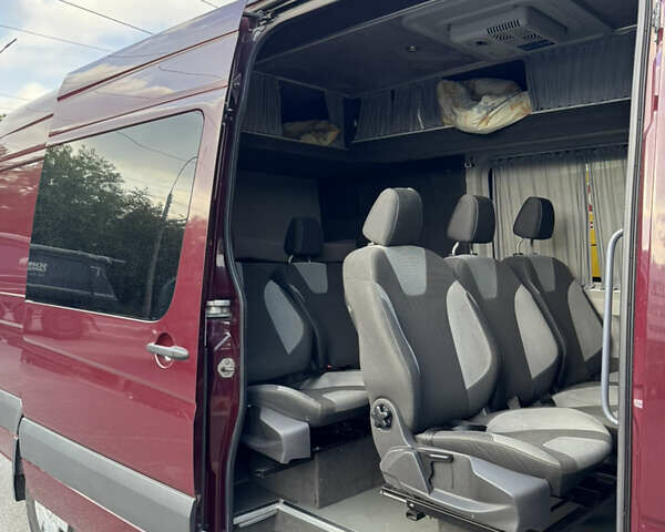 Красный Мерседес Sprinter, объемом двигателя 3 л и пробегом 342 тыс. км за 33052 $, фото 9 на Automoto.ua