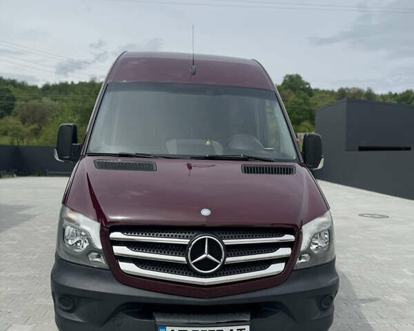 Красный Мерседес Sprinter, объемом двигателя 2.69 л и пробегом 350 тыс. км за 29000 $, фото 24 на Automoto.ua