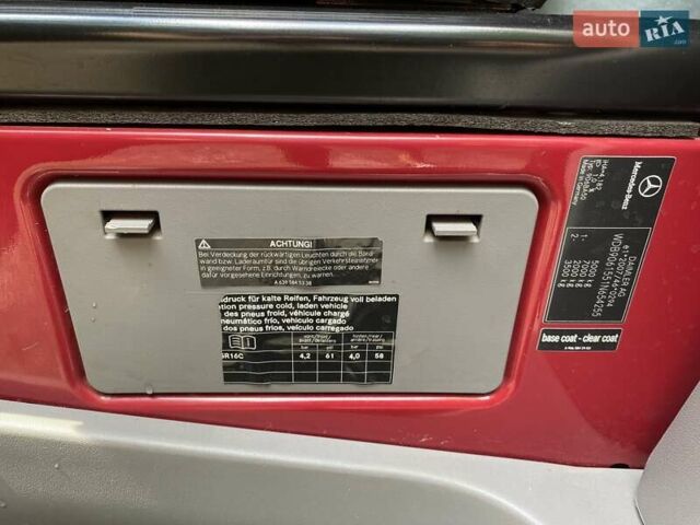 Красный Мерседес Sprinter, объемом двигателя 3 л и пробегом 350 тыс. км за 29800 $, фото 9 на Automoto.ua