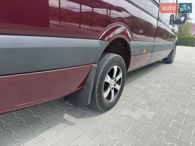 Красный Мерседес Sprinter, объемом двигателя 2.69 л и пробегом 350 тыс. км за 29000 $, фото 9 на Automoto.ua