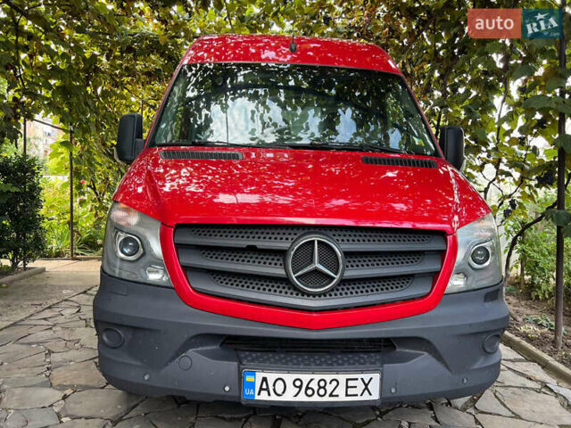 Красный Мерседес Sprinter, объемом двигателя 2.14 л и пробегом 493 тыс. км за 17500 $, фото 1 на Automoto.ua