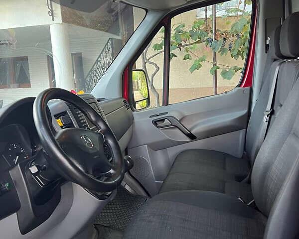 Красный Мерседес Sprinter, объемом двигателя 2.14 л и пробегом 493 тыс. км за 17500 $, фото 13 на Automoto.ua