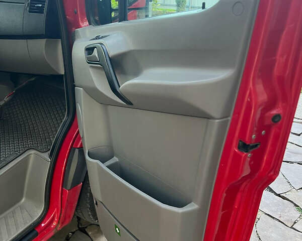 Красный Мерседес Sprinter, объемом двигателя 2.14 л и пробегом 493 тыс. км за 17500 $, фото 15 на Automoto.ua
