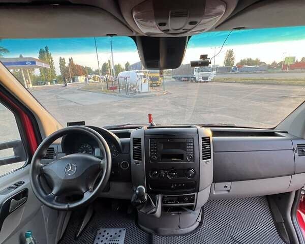 Красный Мерседес Sprinter, объемом двигателя 2.1 л и пробегом 377 тыс. км за 20200 $, фото 11 на Automoto.ua